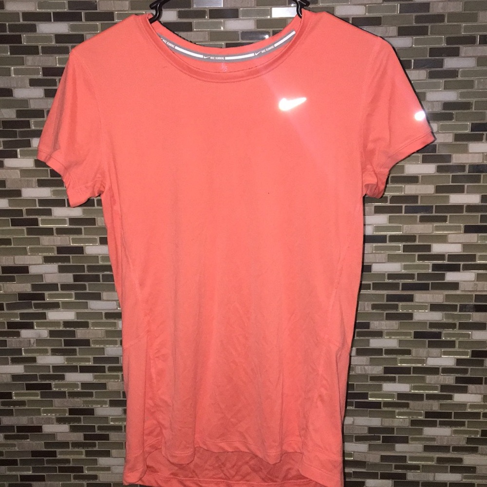 Women’s Medium Nike Dri-Fit T-shirt